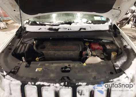 2019 Jeep Compass Latitude 4X4 z USA, uszkodzony, nr VIN 3C4NJDBB1KT661566